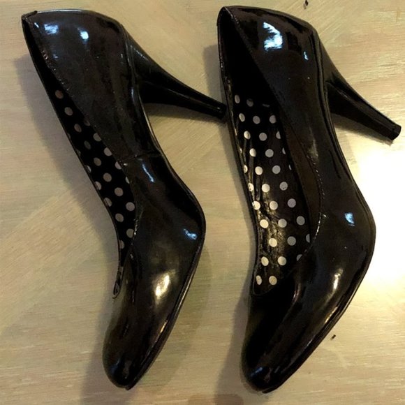 High Heels - Picture 7 of 9